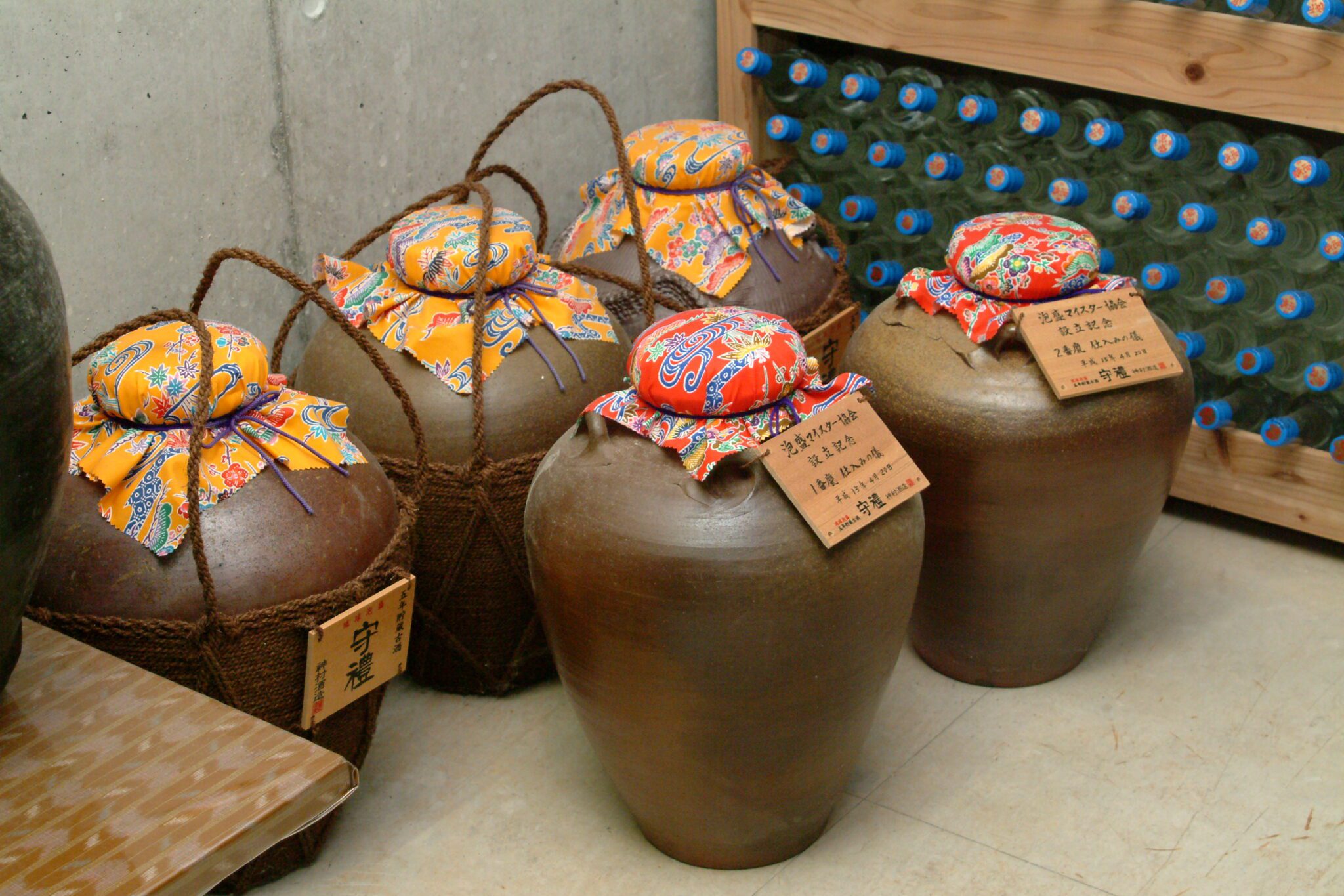 Kame (earthenware ceramic pots)